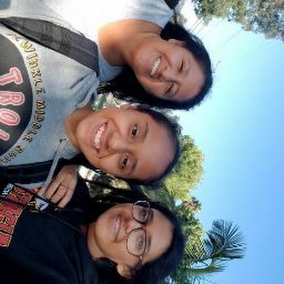 Meet your Posher, Amalia - Picture 1 of 1